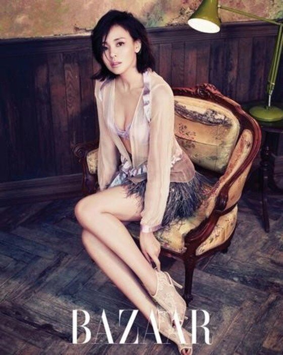 본문 이미지 - 야노시호의 탄력 있는 몸매가 새삼 눈길을 모으고 있다. ⓒ News1star/바자