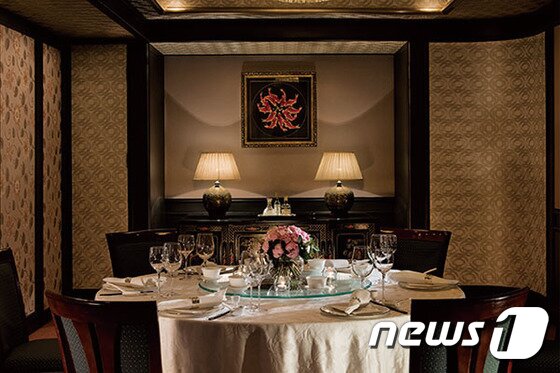 본문 이미지 - 르네상스 서울 호텔의 중식당 가빈에서는 연말을 맞아 페스티브 시즌 축제의 느낌과 정성을 담은 메뉴를 제안한다. 사진 제공/ 르네상스 서울 ⓒ News1