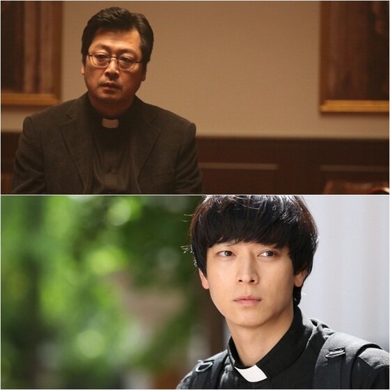 본문 이미지 - '검은 사제들'이 엔딩크레딧과 함께 흐르는 ‘그레고리안 성가’로 화제를 모은다. ⓒ News1star / 영화 '검은 사제들' 스틸