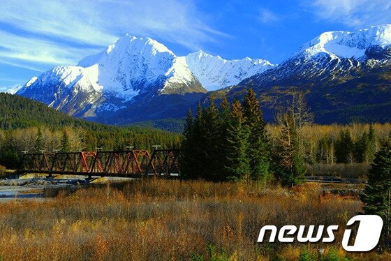 본문 이미지 - 전설 속에 등장하는 거대한 새 ‘천둥새’가 사는 곳 ‘디날리'. 사진 제공/ DISCOVERY EXPEDITION ⓒ News1