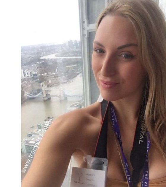 본문 이미지 - 미용 블로거로 활동하고 있는 전직 모델 트레이시 키스의 피부관리 비결이 충격을 주고 있다.  ⓒ News1star / 트레이시 키스 SNS