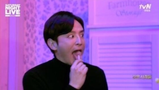 본문 이미지 - 권율이 역대급 음란마귀로 분했다. ⓒ News1star /  tvN 'SNL코리아6'  캡처