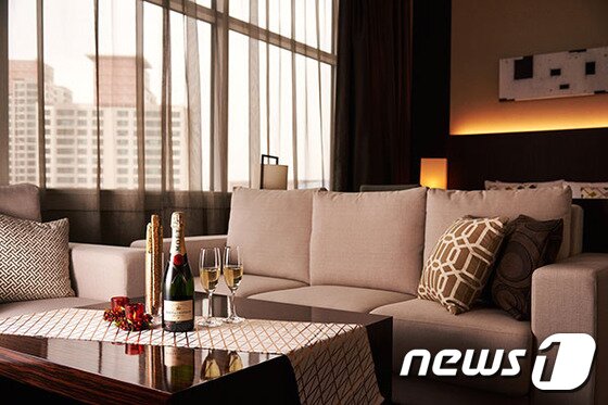 본문 이미지 - '로맨틱 홀리데이' 패키지는 연인과 함께 낭만적인 경험을 선물한다. 사진 제공/ 더 팔래스 호텔 서울 ⓒ News1
