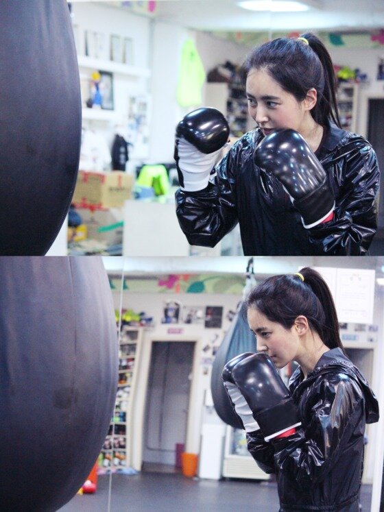 본문 이미지 - 한채아가 복싱 중인 모습이 공개됐다. ⓒ News1star / 가족액터스