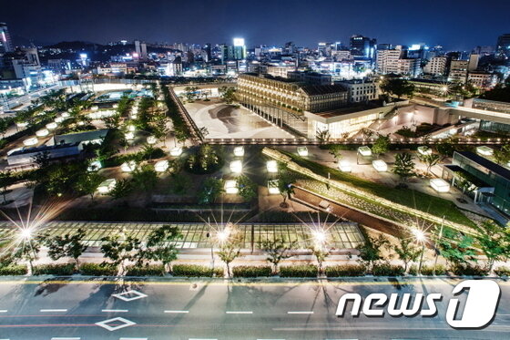 본문 이미지 - 아시아문화전당의 야경. 사진-문화전당 제공ⓒ News1