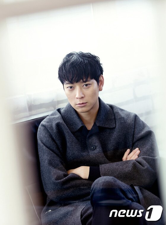 본문 이미지 - 배우 강동원이 최근 서울 종로구 삼청동의 한 카페에서 진행된 인터뷰에서 영화 '검은 사제들' 최부제 캐릭터에 대해 설명했다. ⓒ News1star ./ 고아라 기자