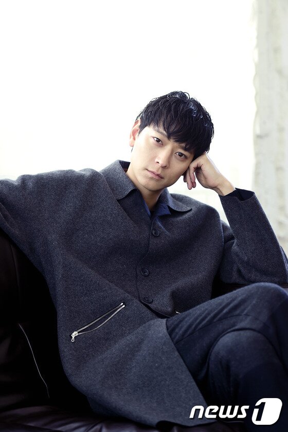 본문 이미지 - 배우 강동원이 최근 서울 종로구 삼청동의 한 카페에서 진행된 인터뷰에서 영화 '검은 사제들' 출연 소감을 밝혔다. ⓒ News1star ./ 고아라 기자