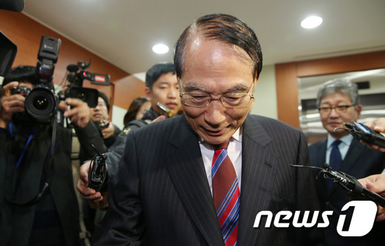 공무상 기밀 누설 혐의를 받았던 김만복 전 국정원장. 2015.11.20/뉴스1 © News1 박지혜 기자
