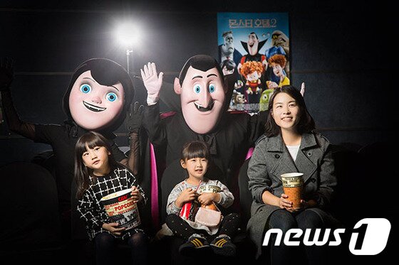 본문 이미지 - 그랜드 하얏트 서울은 '윈터 무비 펀'과 '윈터 온 아이스' 패키지를 선보였다. 사진 제공/ 그랜드 하얏트 서울 ⓒ News1