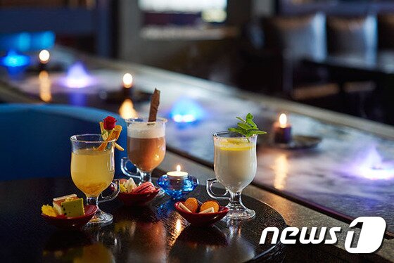 본문 이미지 - 리츠칼튼 서울은 겨울 패키지 '스테이 고저스'와 '스테이 코지'를 선보였다. 사진 제공/ 리츠칼튼 서울 ⓒ News1