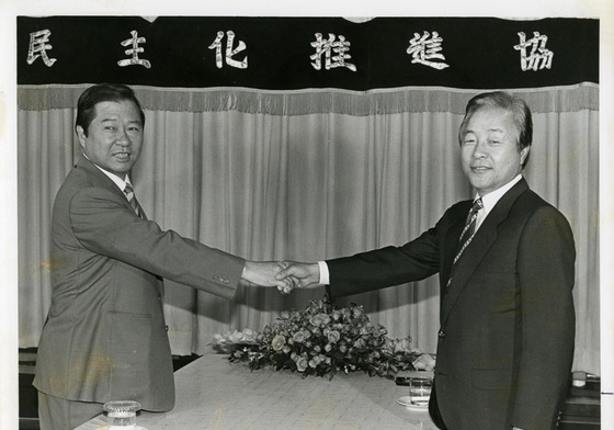 '12·12 직후' 김영삼 "직선제 등 재야 합의"·김대중 "국민 일치"