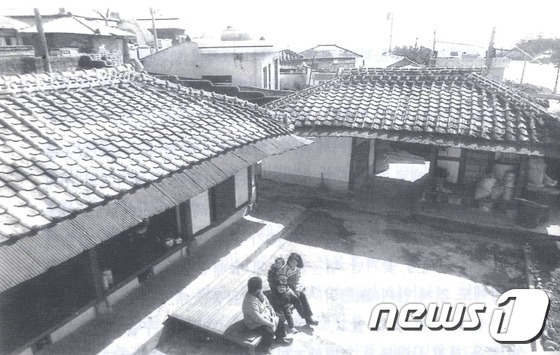 (서울=뉴스1) = 김영삼 전 대통령의 경남 거제군 외포리 대계마을 생가. 문민시대를 열었던 김 전 대통령은 22일 오전 0시 22분 패혈증과 급성심부전으로 서울대병원에서 서거했다 …