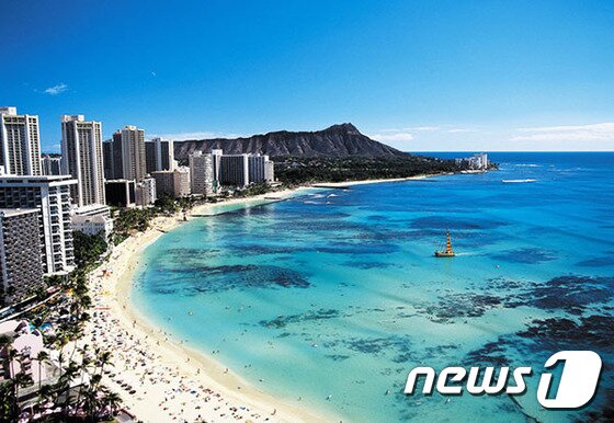 본문 이미지 - 오션 프론트 객실에서는 시원하게 뚫린 테라스를 통해 하와이 바다를 마음껏 감상할 수 있다. 사진 제공/ 허니문리조트 ⓒ News1
