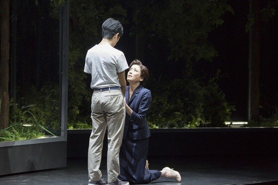 본문 이미지 - 연극 '해변의 카프카' 공연장면 (사진제공 LG아트센터)