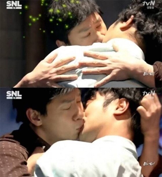 본문 이미지 - '꽃보다 청춘' 정상훈의 과거 키스신이 재조명되고 있다.ⓒ News1star/ tvN 'SNL 코리아' 방송화면 캡처