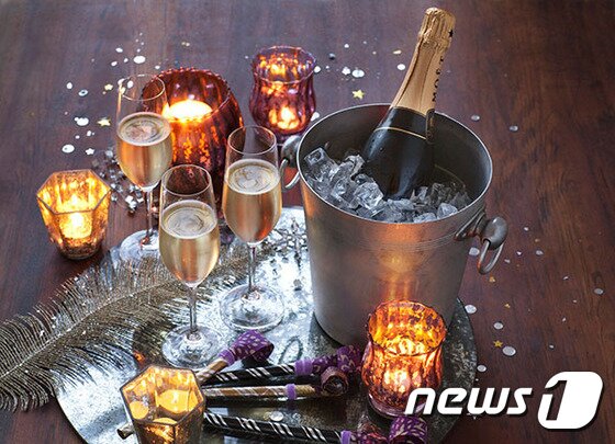 본문 이미지 - '골든 홀리데이 패키지'로 와인 파티에 참석하거나 산타의 방문 행사를 즐길 수 있다. 사진 제공/ 서울 웨스틴 조선호텔 ⓒ News1