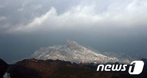 북한산의 모습. 2015.11.26/뉴스1 © News1 김명섭 기자