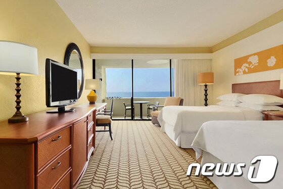 본문 이미지 - 쉐라톤의 최고급 침대 '스위트 슬리퍼 베드'는 편안한 잠자리를 책임진다. 사진 제공/ 허니문리조트 ⓒ News1