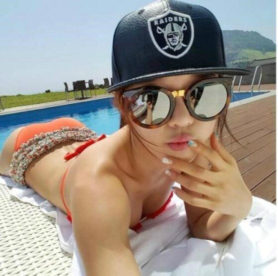 본문 이미지 - 레이양의 아찔한 사진이 주목받고 있다.  ⓒ News1star / 레이양 인스타그램