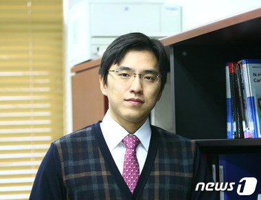 본문 이미지 - KAIST 화학과 김현우 교수.ⓒ News1