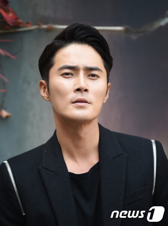 본문 이미지 - 배우 조동혁이 최근 서울 종로구 삼청동의 한 카페에서 진행된 인터뷰에서 영화 '세상끝의 사랑' 속 동하 캐릭터에 끌렸다고 털어놨다. ⓒ News1star / 권현진 기자