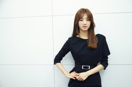 본문 이미지 - 배우 장희진이 최근 뉴스1스타와 인터뷰에서 얼마 전 겪었던 슬럼프에 대해 밝혔다. ⓒ News1star / 더좋은이엔티