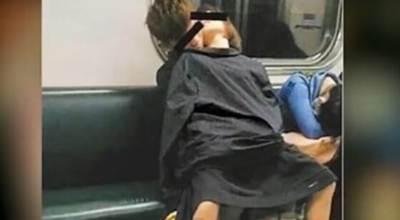본문 이미지 - 대만의 한 지하철에서 커플이 19금 애정행각을 펼쳤다. ⓒ News1star / 유튜브 캡처