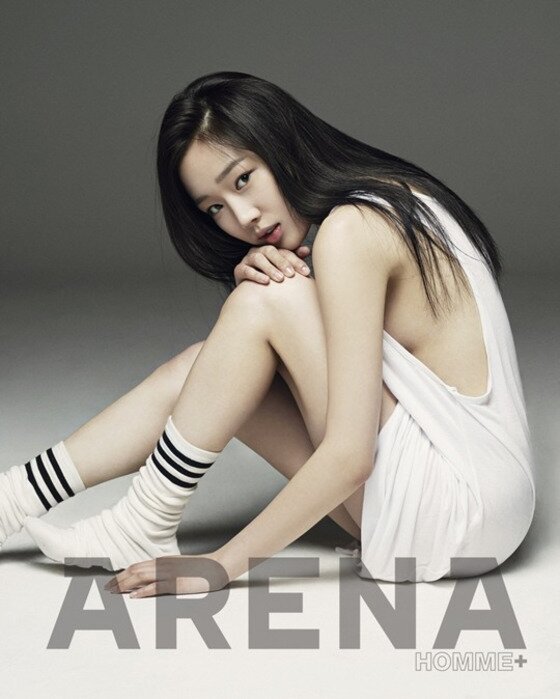 본문 이미지 - '대세는 백합' 정연주의 과거 화보가 재조명되고 있다.ⓒ News1star/ 정연주 아레나옴므 화보