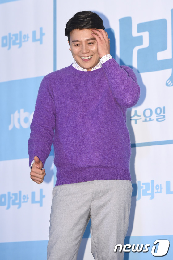 (서울=뉴스1스타) 고아라 기자 = 가수 이재훈이 15일 오후 서울 상암동 스탠포드 호텔에서 열린 JTBC 새 예능 '마리와 나'(연출 김노은, 마건영, 오은샘, 정재훈, 이태희) …