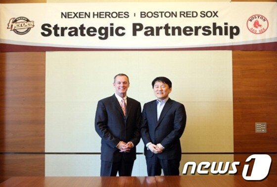 본문 이미지 - 2014년 보스턴 레드삭스와 전략적 파트너십을 체결한 넥센 히어로즈. (넥센 히어로즈 제공). ⓒ News1