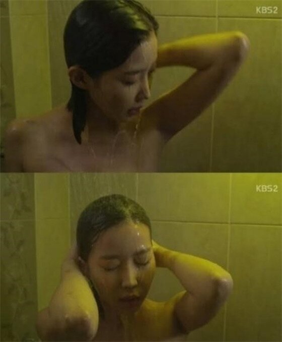 본문 이미지 - 임수향 '아이가 다섯' 출연이 확정된 가운데 그의 과거 섹시 샤워신이 재조명되고 있다.ⓒ News1star/ KBS2 '아이리스' 방송화면 캡처