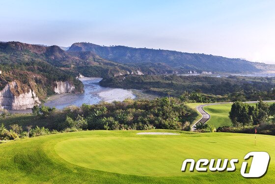 본문 이미지 - 오는 2017년에 오픈할 힐튼 클락 썬밸리 리조트는 268실 규모의 객실과 승마장, 스파, 키즈클럽, 각종 스포츠 시설 등 부대시설을 갖춘 국제적인 종합 리조트로 개발된다. 사진 제공/ 썬벨리 그룹 ⓒ News1 travel