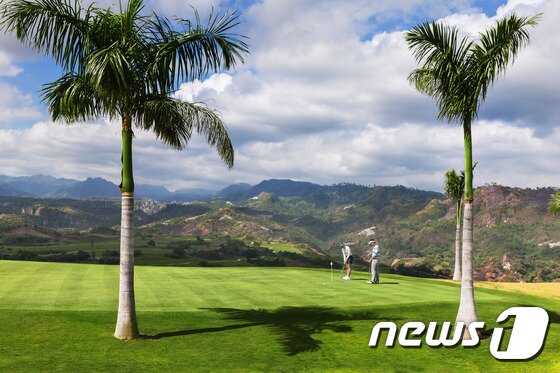 본문 이미지 - 클락썬밸리리조트는 각종 스포츠 시설 등의 부대시설을 갖춘 국제적인 종합 리조트로 개발 중이며, 36홀 규모의 클락 썬밸리컨트리클럽은 지난해부터 운영하고 있다. 사진 제공/썬밸리그룹 ⓒ News1 travel ⓒ News1