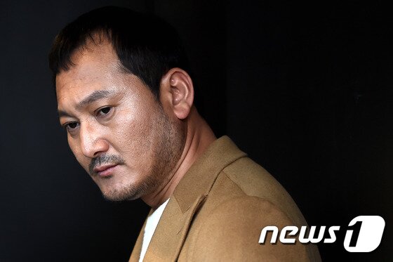 본문 이미지 - 배우 정만식이 최근 서울 종로구 삼청동의 한 카페에서 진행된 인터뷰에서 영화 '대호'의 구경 역을 연기하기 위해 노력했던 점에 대해 고백했다. ⓒ News1star / 고아라 기자