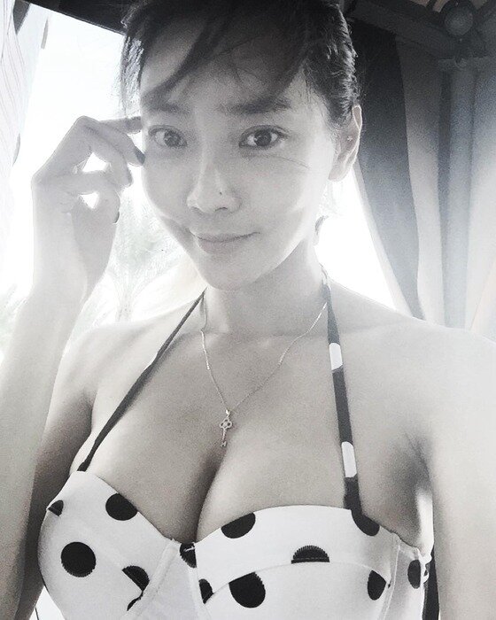 본문 이미지 - ‘타투’ 서영이 볼륨 몸매를 드러냈다. ⓒ News1star/ 서영 인스타그램