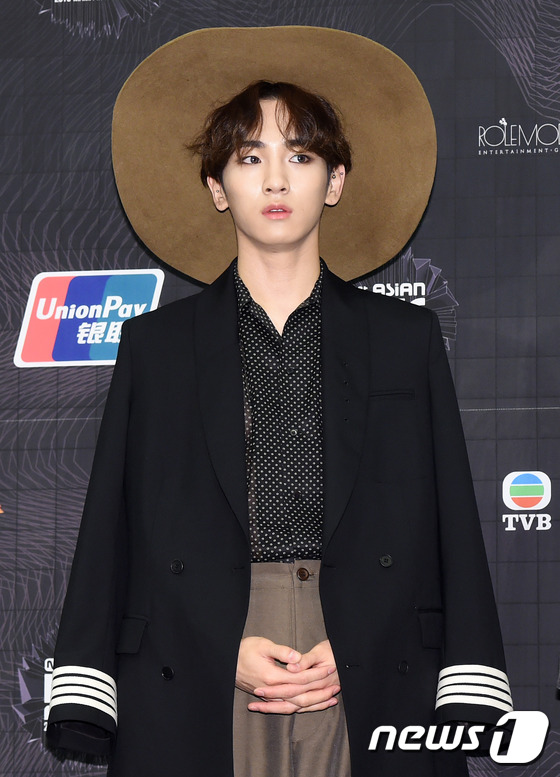 (홍콩=뉴스1스타) 권현진 기자 = 역시 패셔니스타~샤이니 키가 2일 홍콩 아시아 월드 엑스포(Asia World-Expo)에서 열린 아시아 음악 시상식 ‘2015 MAMA(Mne …