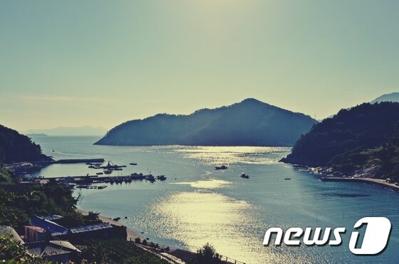 본문 이미지 - 남해 두모마을 앞바다의 모습. ⓒ News1