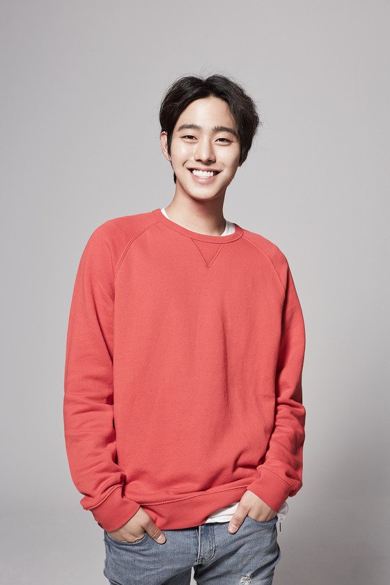 본문 이미지 - 배우 안효섭이 최근 진행된 인터뷰에서 MBC 단막극 '퐁당퐁당 러브' 출연 소감을 밝혔다. ⓒ News1star / 스타하우스 엔터테인먼트