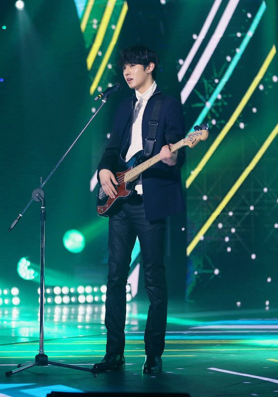 본문 이미지 - 배우 안효섭이 최근 진행된 인터뷰에서 MBC 단막극 '퐁당퐁당 러브'를 촬영하며 느낀 점에 대해 털어놨다. ⓒ News1star / 스타하우스 엔터테인먼트