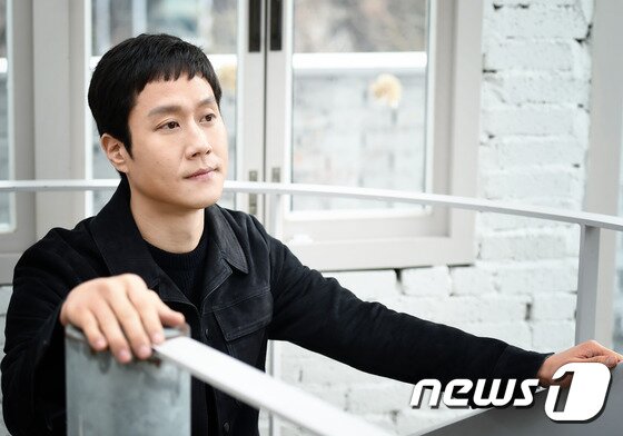 본문 이미지 - 정우가 인터뷰를 통해 자신의 생각을 밝혔다.ⓒ News1star/ 권현진 기자