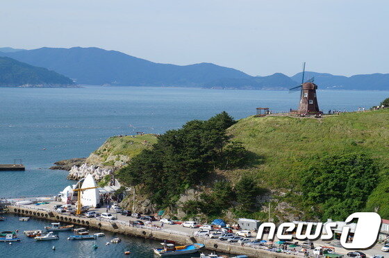 본문 이미지 - 거시시 바람의 언덕 풍경. (거제시 제공)ⓒ News1