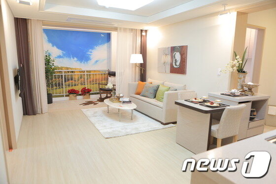 본문 이미지 - 전북 고창군 웰파크시티 내 석정힐스 2차 거실 내부 ⓒ News1