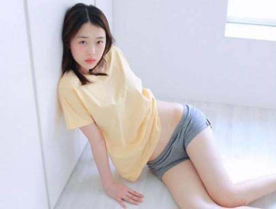 본문 이미지 - 설리의 청순미와 섹시미 넘치는 화보가 화제다.  ⓒ News1star/ 설리 SNS