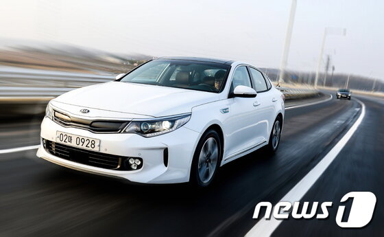본문 이미지 - '신형 K5 하이브리드'는 '38kW 고출력 전기모터'와 하이브리드 전용 2..0 GDI 엔진이 병렬형 하드타입 하이브리드 시스템을 바탕으로 탑재돼 있다.  ⓒ News1 