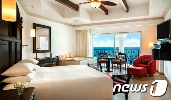 본문 이미지 - 올 인클루시브 서비스를 제공하는 하얏트 지라라 호텔은 객실 내부의 24시간 스낵바와 룸서비스 등을 무료로 이용할 수 있다. 사진 제공/ 허니문리조트 ⓒ News1 travel ⓒ News1