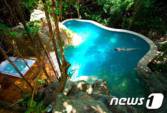 본문 이미지 - 열대림의 가운데 위치한 ‘하이더웨이 풀 빌라’. 사진 제공/ 허니문리조트 ⓒ News1travel