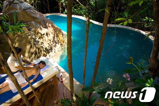 본문 이미지 - 다양한 종류의 태국전통 마사지를 즐길 있는 산티야 라조트 부대시설. 사진 제공/ 허니문리조트 ⓒ News1travel