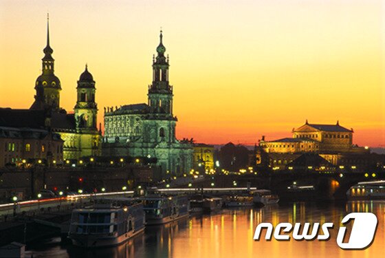 본문 이미지 - 엘베강변에 있는 피렌체로도 불리는 문화·예술의 도시. 사진 출처/ 독일관광청ⓒ News1 travel