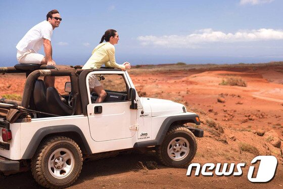 본문 이미지 - 짜릿한 속도감을 원한다면 UTV나 지프 자동차를 빌려서 오프로드를 체험할 수 있다. 사진 출처/ 포시즌스 리조트 라나이 ⓒ News1travel