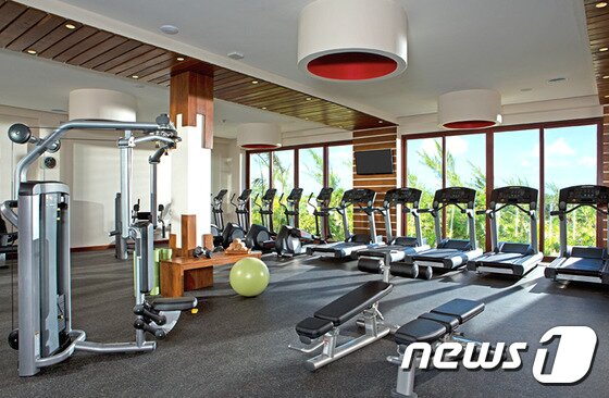 본문 이미지 - 스파, 피트니스 시설 또한 갖추고 있어  여행의 피로를 풀 수 있다. 사진 제공/ 허니문리조트ⓒ News1